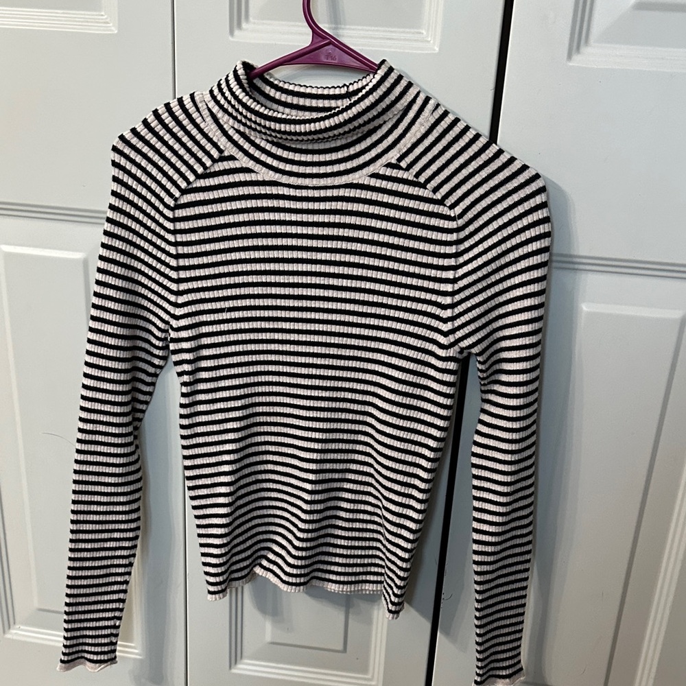 Universal Thread Black and White Striped Ribbed Turtleneck Top